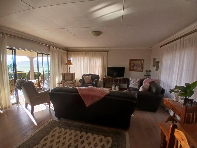 4 Bedroom Property for Sale in Fraaiuitsig Western Cape